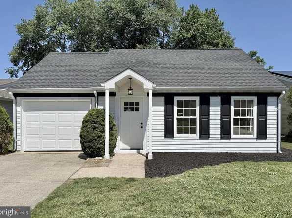 4 Heather Pl, Southampton, NJ 08088