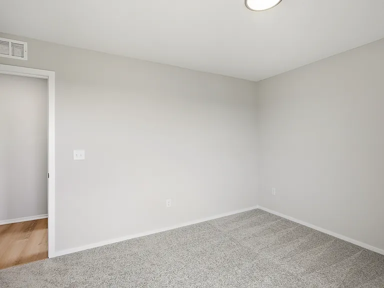1424 SE Vantage Point Dr — Photo 25