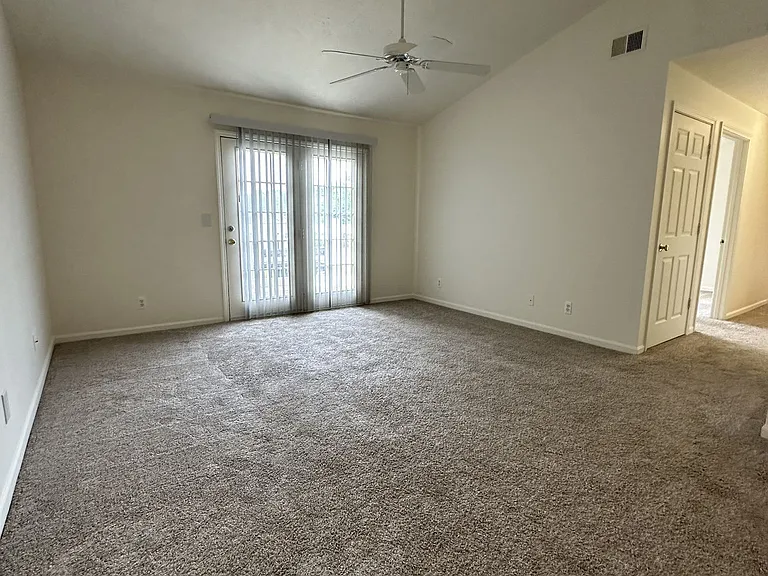 Victoria Pointe — Photo 12