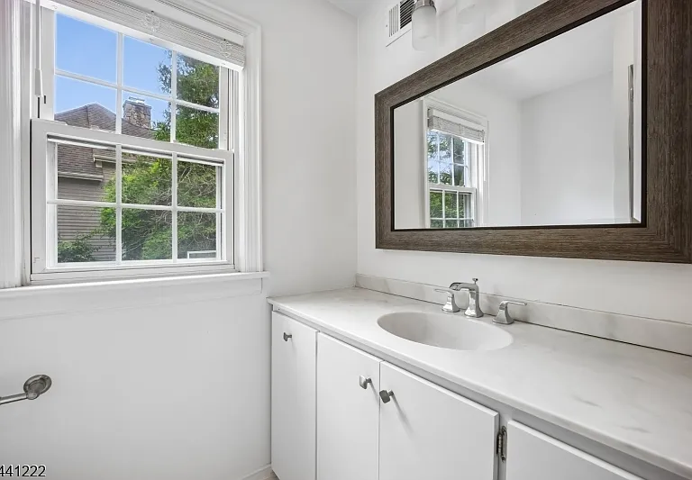 11 Wordsworth Rd — Photo 37