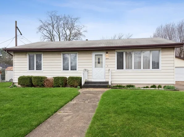 2297 Woodward St, Portage, IN 46368