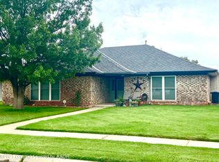 6204 McCoy Dr, Amarillo, TX 79109