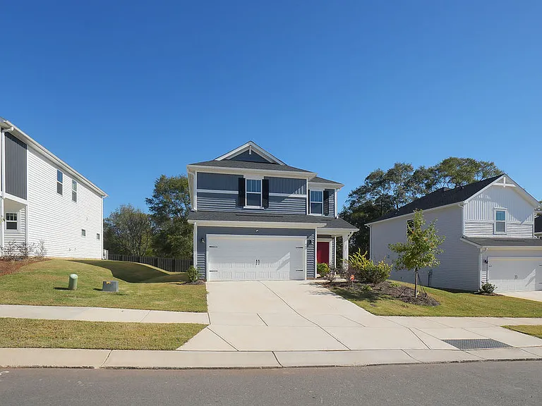 221 Alden Ct — Photo 4