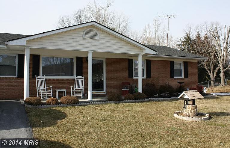 1st image of 352 Miller Dr