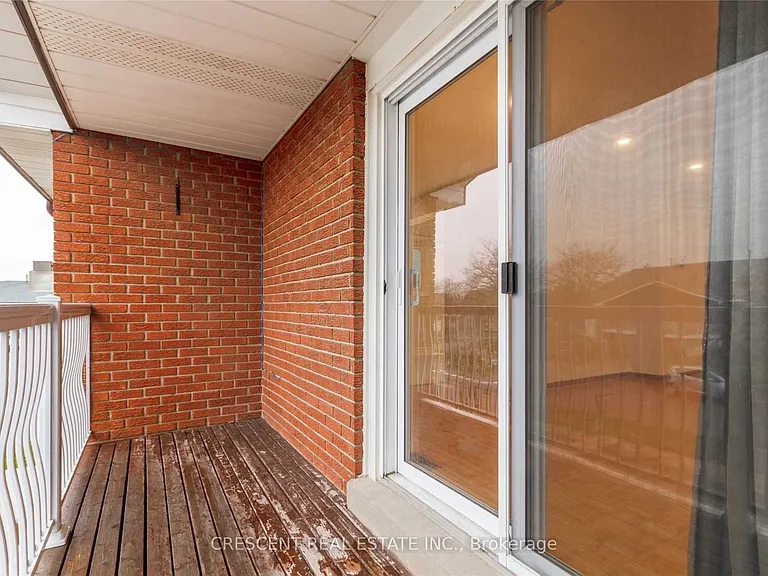 4036 Dunmow Cres #UPPER — Photo 10