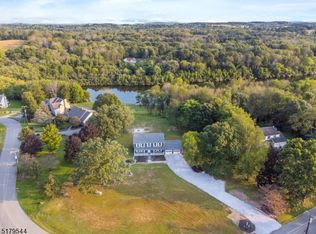 16 Ivan Rd, Columbia, NJ 07832