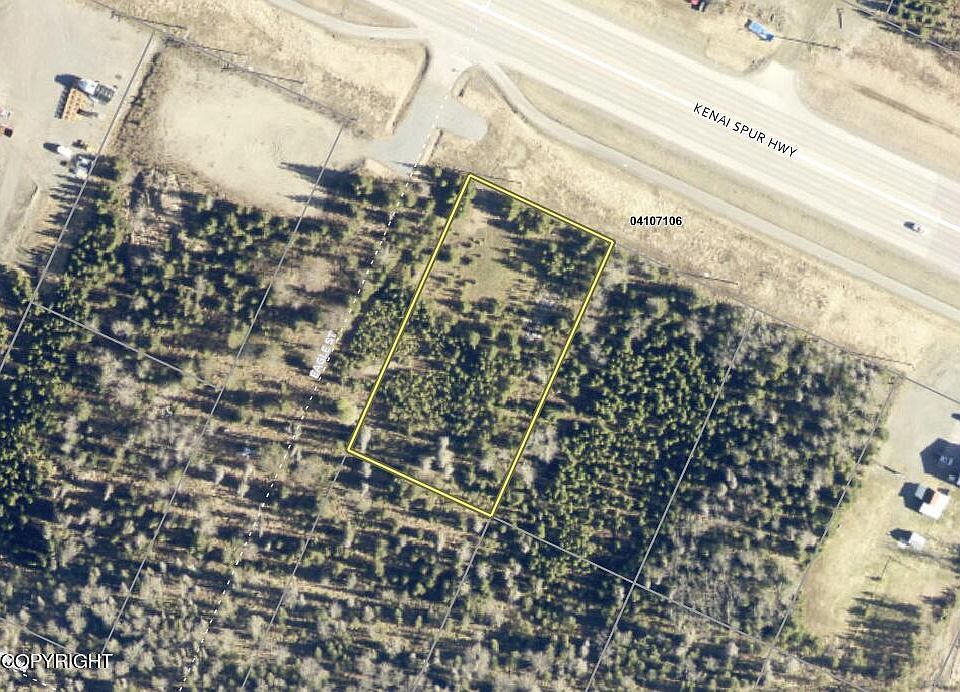 2nd image of 320 Eagle St