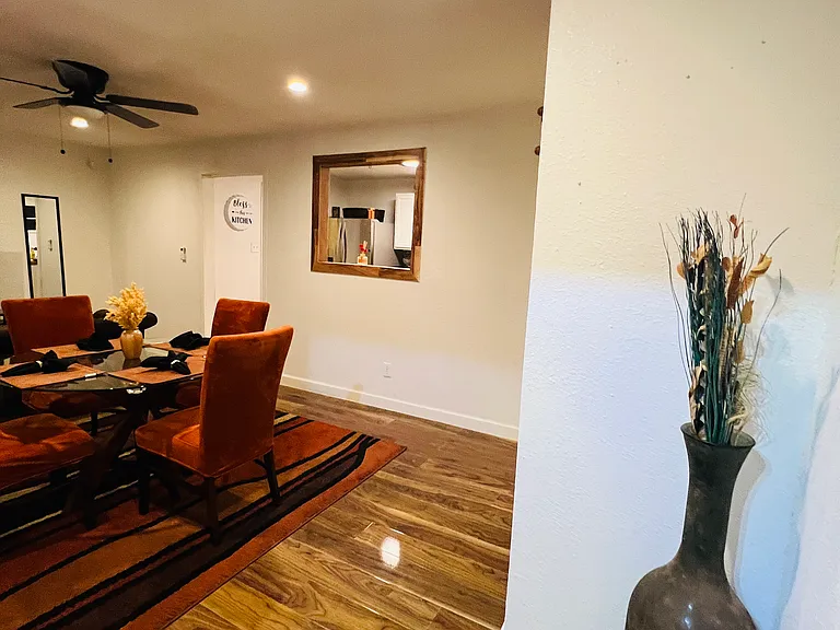 20042 FM 2015 — Photo 6