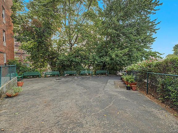 5th image of 682 Tuckahoe Road #5K