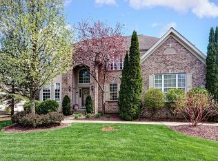 140 Cambridge Dr, Aurora, OH 44202