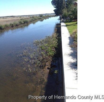 4th image of 10541 Pine Island Dr