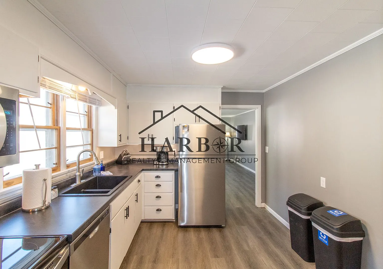 5th Avenue SE Duplex — Photo 1