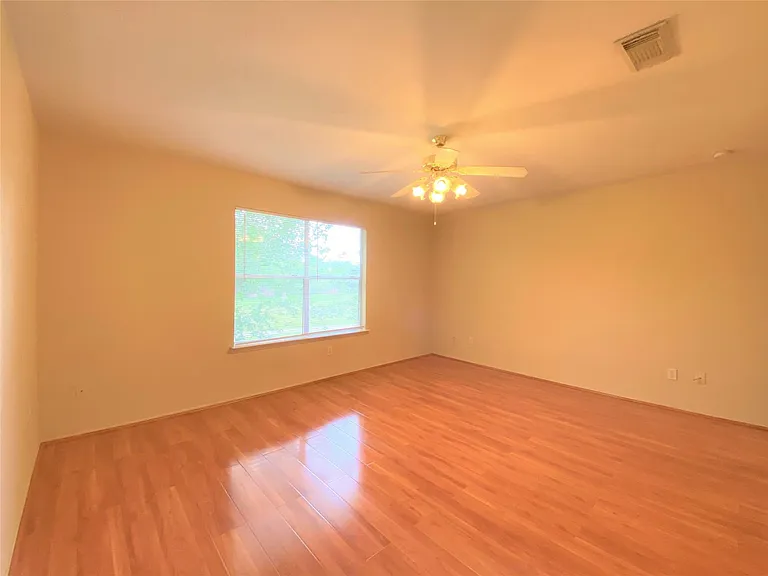 8026 Golf Green Cir — Photo 14