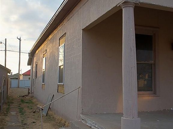 2nd image of 612 Axtell St
