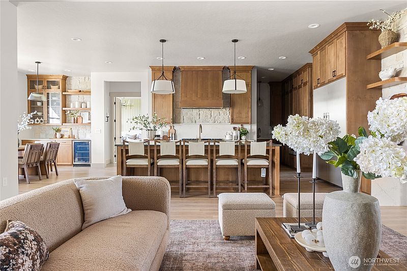 4th image of 15281 210th Avenue E #986