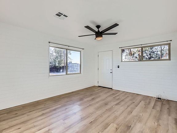 4th image of 3502 E Cambridge Ave #2