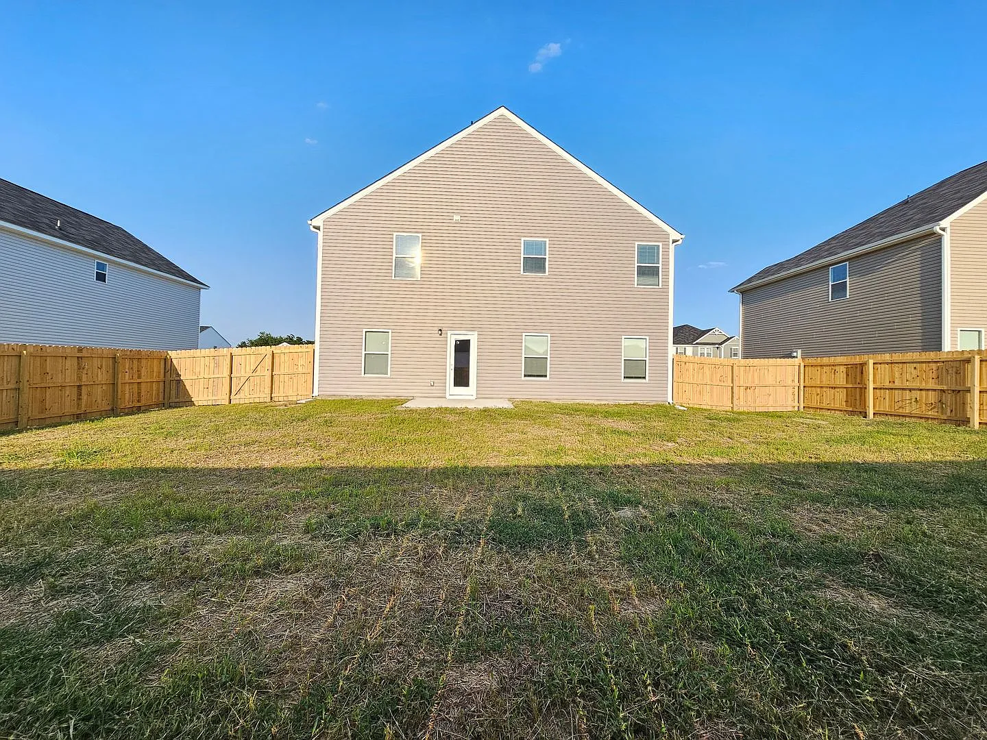 NEW 4- Bedroom Home With Loft, Bonus Room and Fenced Backyard — Photo 2