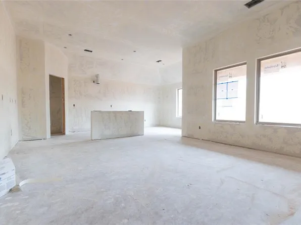 10333 SW 56th St, Mustang, OK 73064