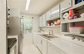2 bed, 1.5 bath, 1018 sqft, $1,000 — Photo 3