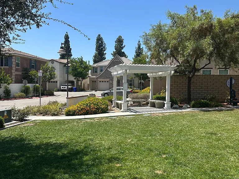 1540 Cantabria Pl — Photo 18