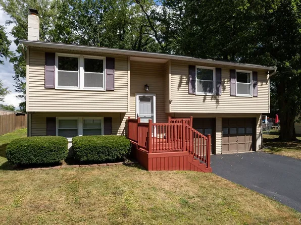 303 Donlin Dr, Liverpool, NY 13088