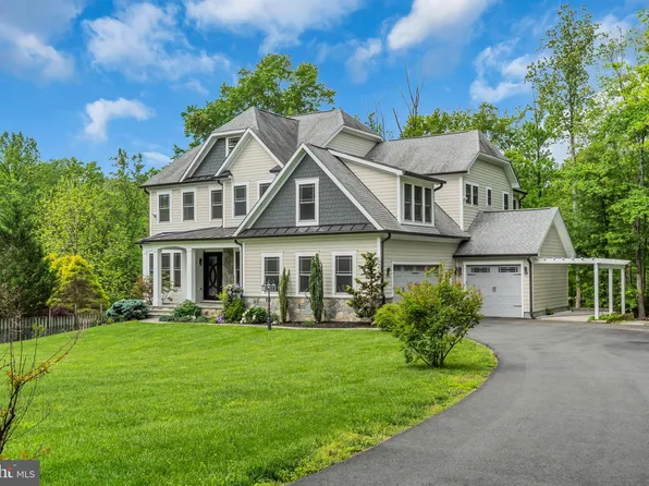 6248 Woodfair Dr, Fairfax Station, VA 22039