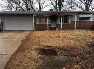 11065 N Ebert Dr, Saint Louis, MO 63136