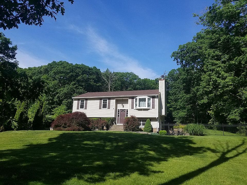 1st image of 10 Belfield Dr