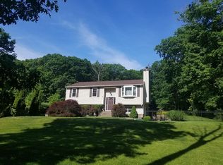 10 Belfield Dr, Johnston, RI 02919