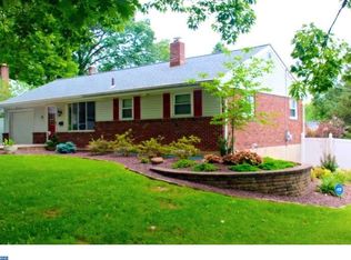 33 Cedarwood Rd, Wyomissing, PA 19610