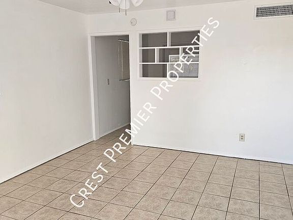 3rd image of 5119 E Oak St