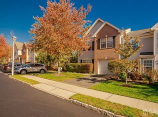 190 Windsong Cir, East Brunswick, NJ 08816
