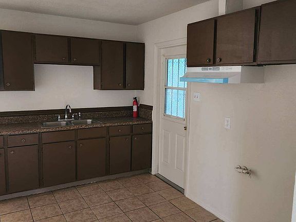 3rd image of 710 Richland Dr