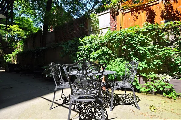 Rented by Buchbinder & Warren | media 18