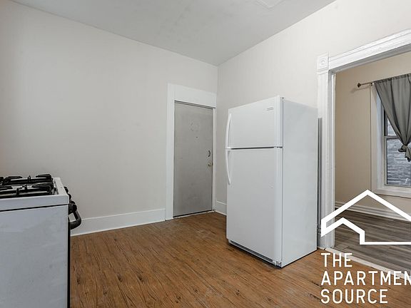 2nd image of 1229 N Maplewood Ave #1F