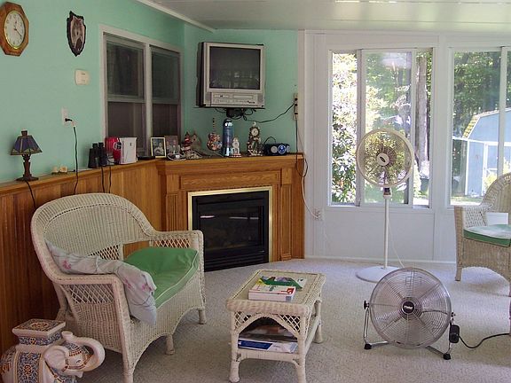 All Seasons Room 1
