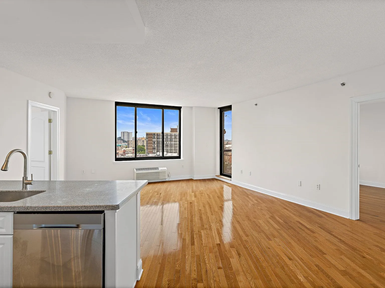 2 bed, 2.0 bath, $4,500 — Photo 3
