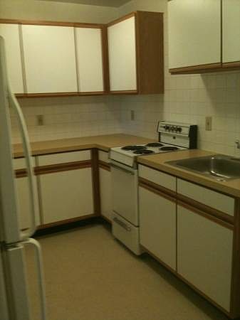 2nd image of 103 Murray St APT 121