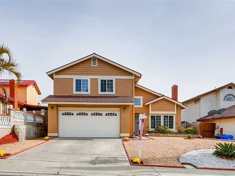 7215 Woodshawn Dr — Photo 1
