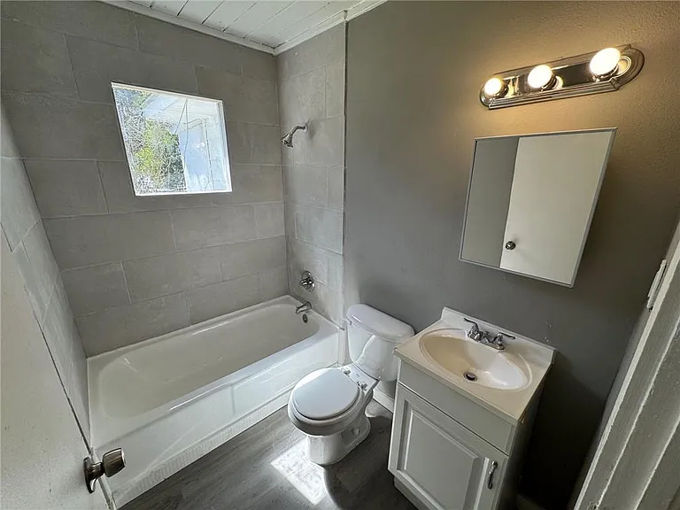 2853 Josephine St — Photo 10