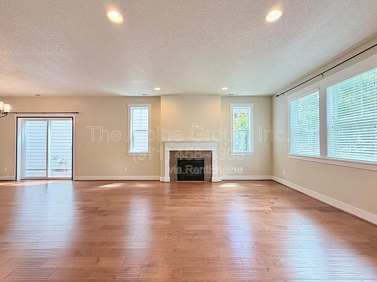 378 SW Mitchum Ter — Photo 4