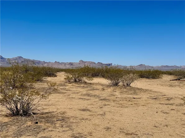 10 E Mobile Rd, Golden Valley, AZ 86413