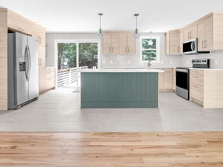 7 Jay Dr — Photo 6