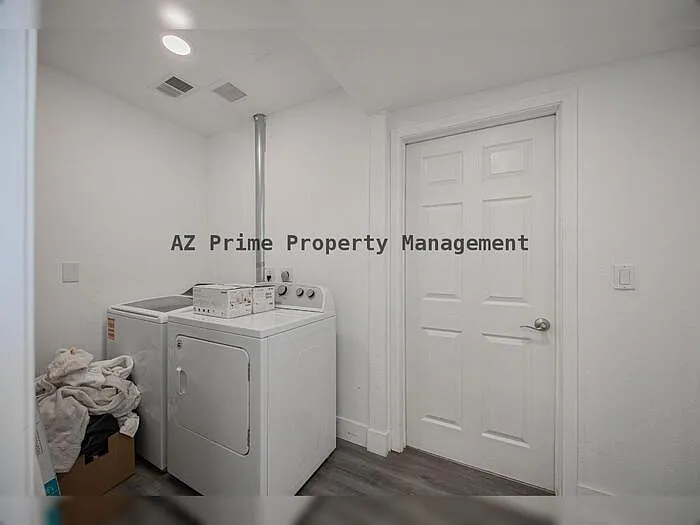 8447 E Lewis Ave — Photo 30