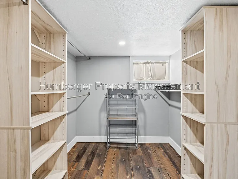 1210 S Maple St — Photo 16