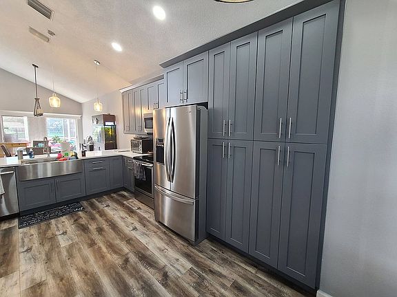 4th image of 11677 Fox Creek Dr