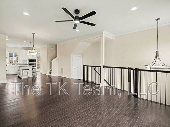 4th image of 2712 Grand Union Way