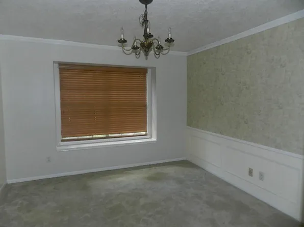 5207 Woodville Ln, Spring, TX 77379