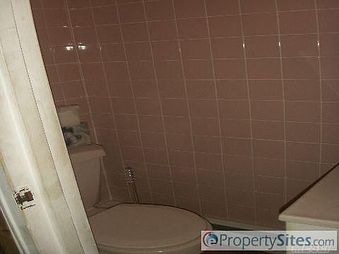 5th image of 256 W 21st St