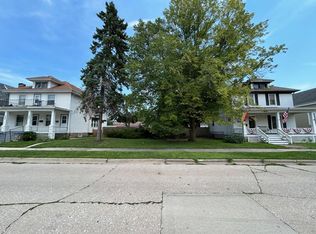 1029 Grove Ave, Racine, WI 53405